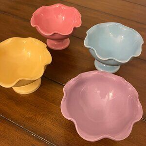 Williams Sonoma Set of 4 Scallop Edge Bowls On Pedestal NEW